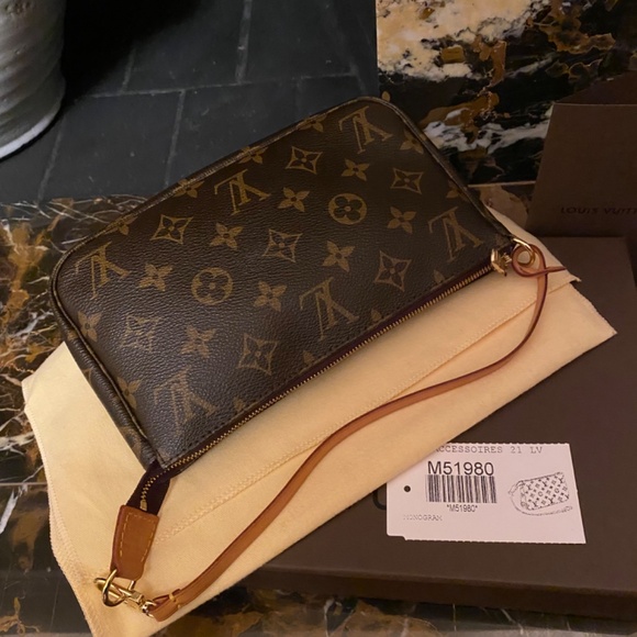 LOUIS VUITTON POCHETTE ACCESSOIRES MONOGRAM - Picture 6 of 16